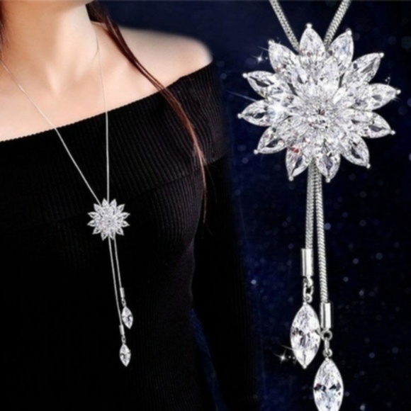 Fashion Jewelry Jewelry - Snowflake Pendant Long Necklace NEW